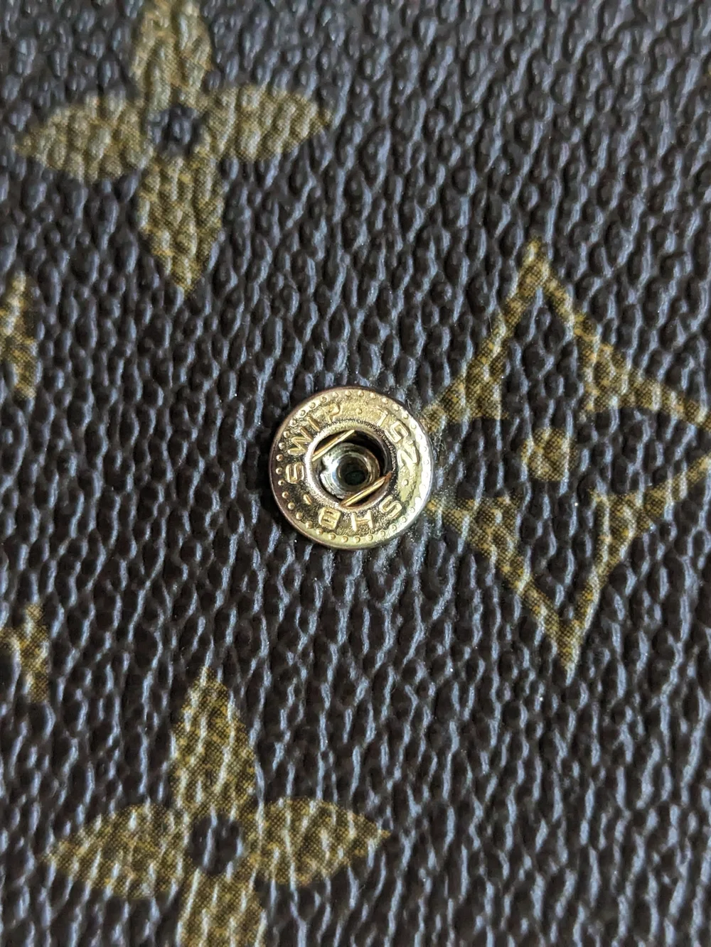 100% Authentic Louis Vuitton Victorine Monogram Wallet W/COA